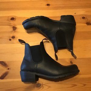 Black Heeled Blundstone